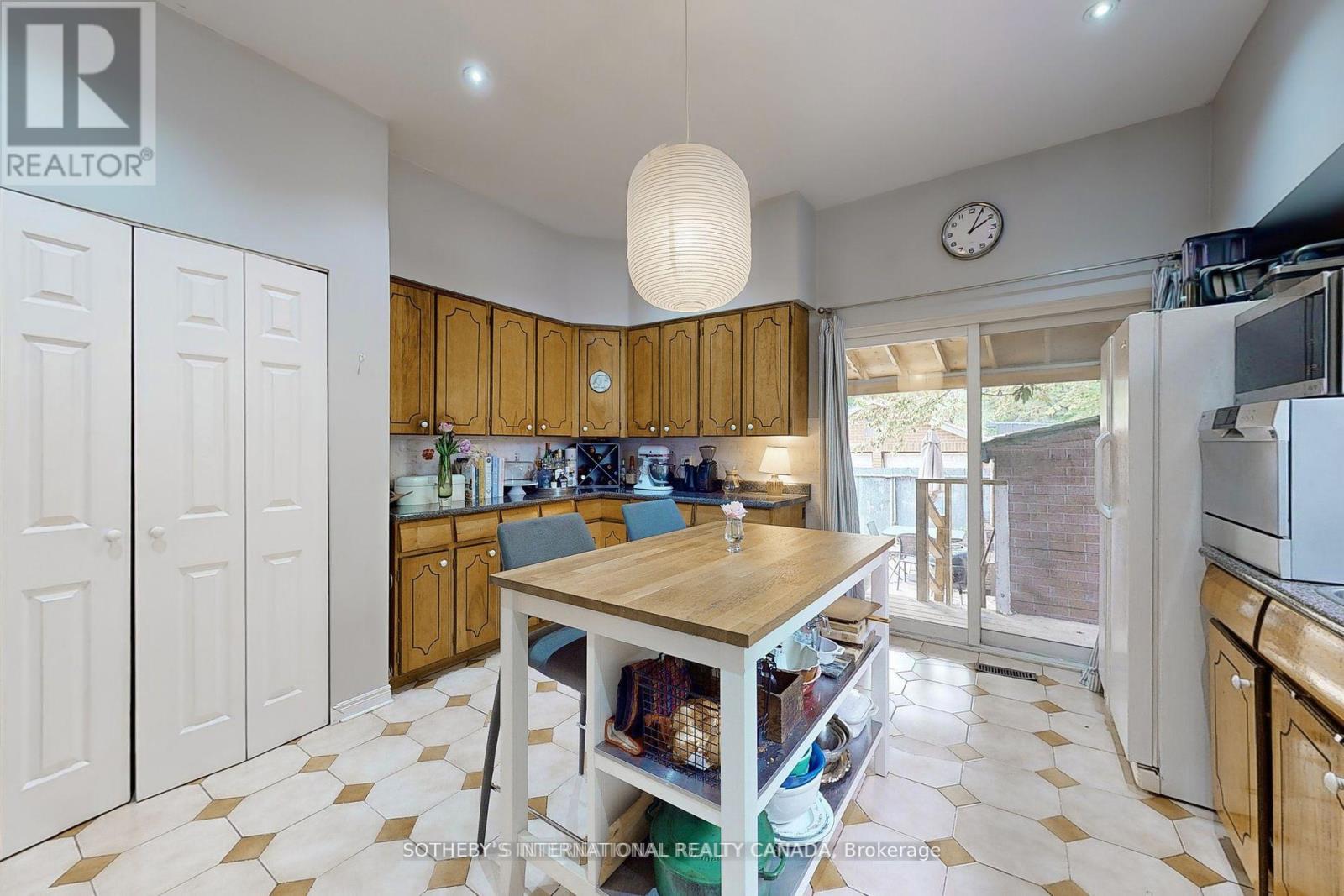 Main - 70 Brock Avenue, Toronto, Ontario  M6K 2L4 - Photo 20 - W12495058