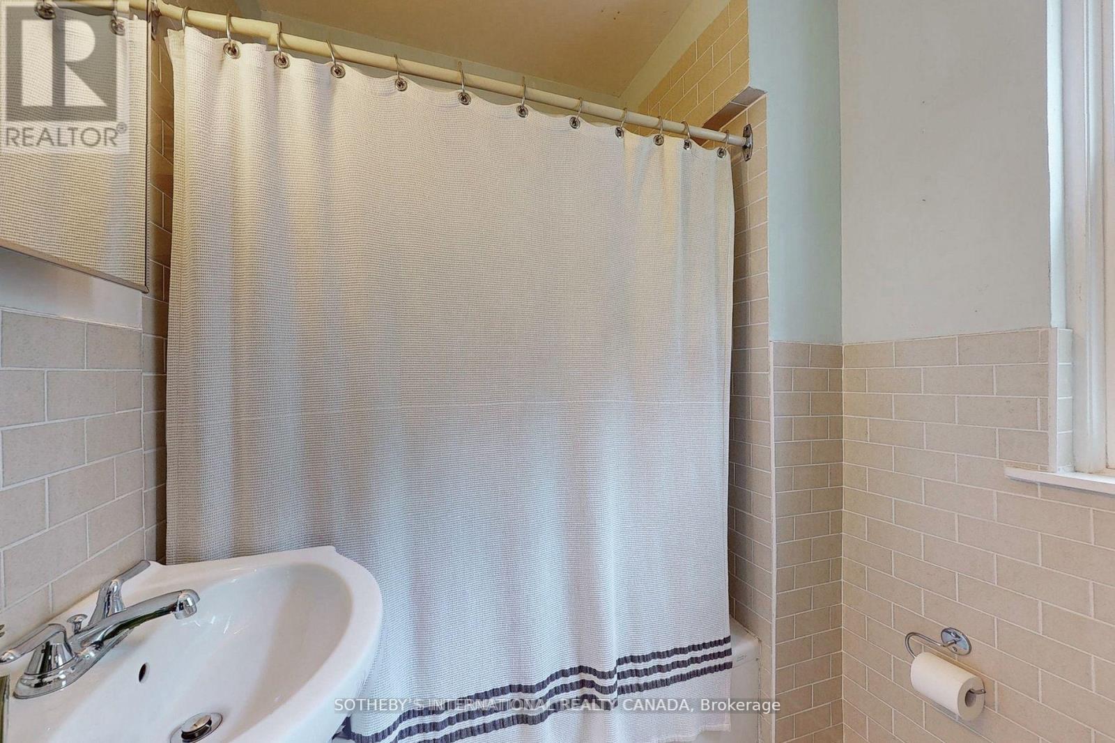 Main - 70 Brock Avenue, Toronto, Ontario  M6K 2L4 - Photo 30 - W12495058