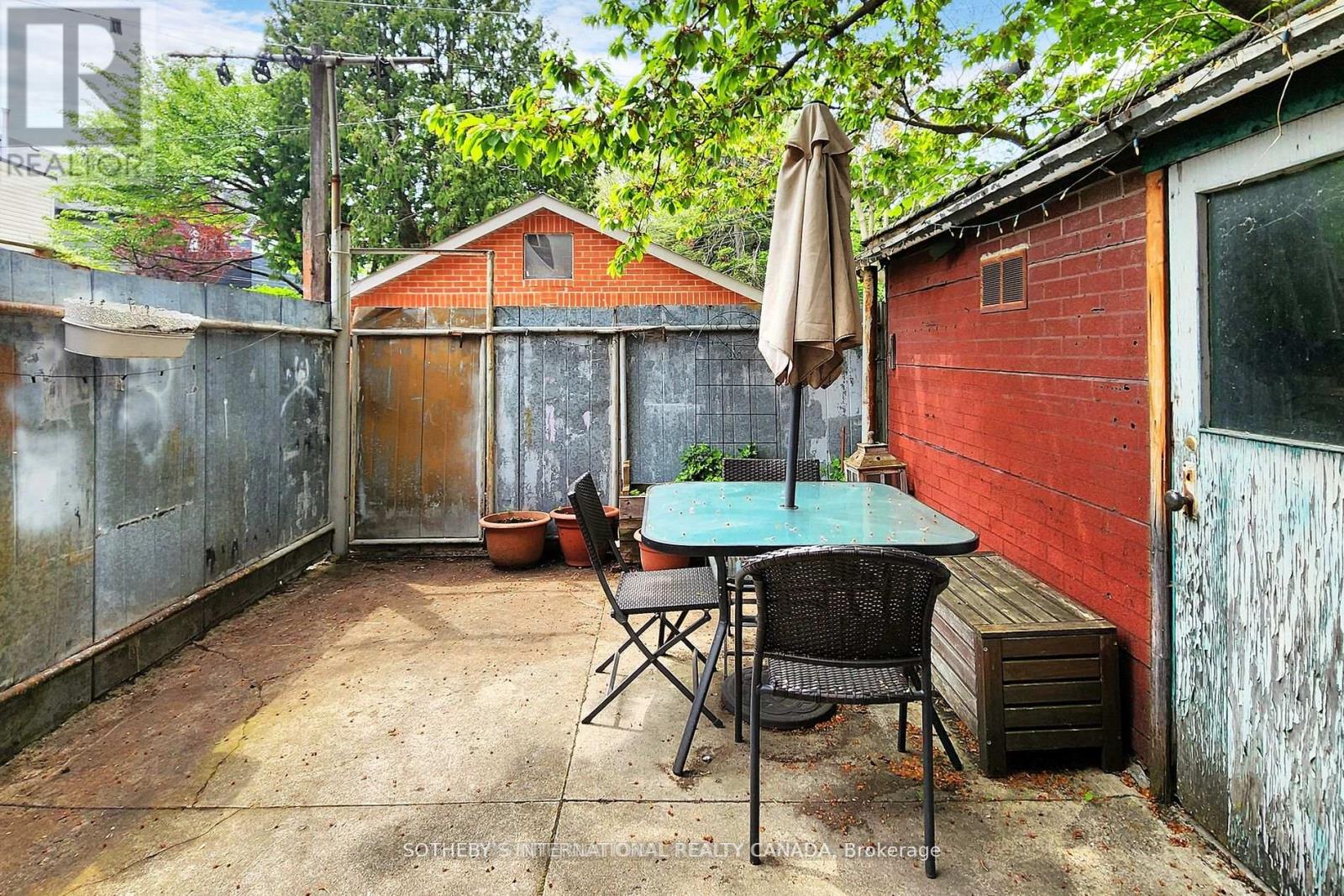 Main - 70 Brock Avenue, Toronto, Ontario  M6K 2L4 - Photo 33 - W12495058