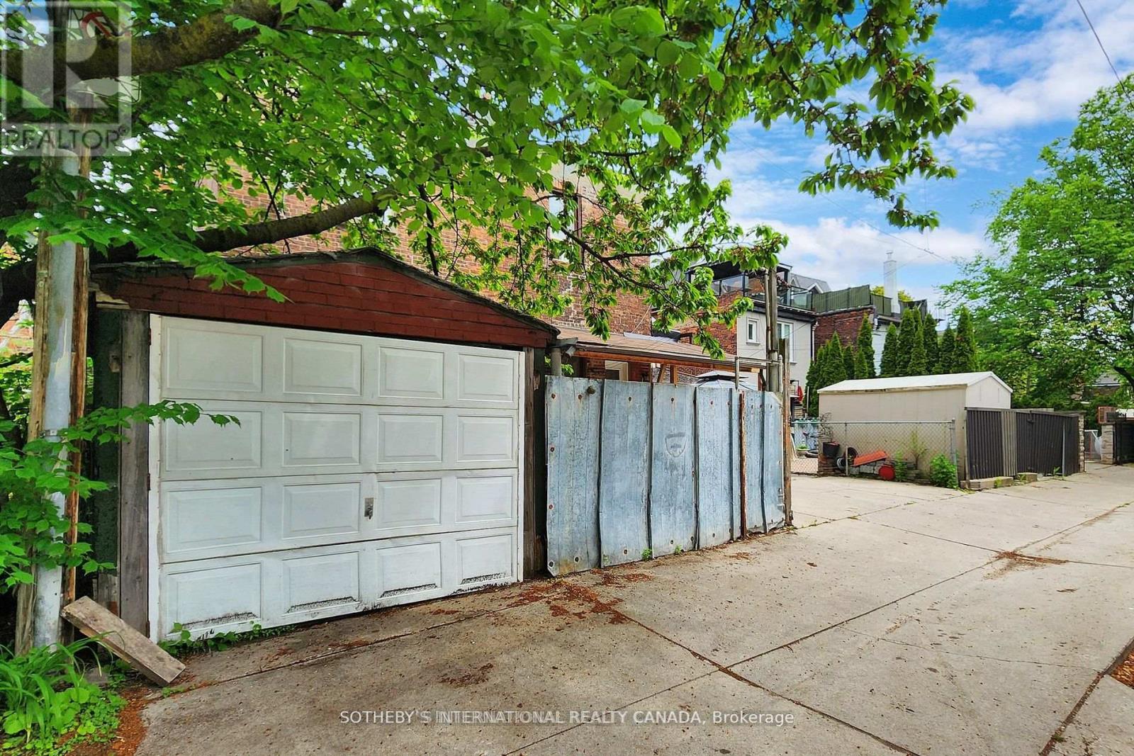 Main - 70 Brock Avenue, Toronto, Ontario  M6K 2L4 - Photo 38 - W12495058