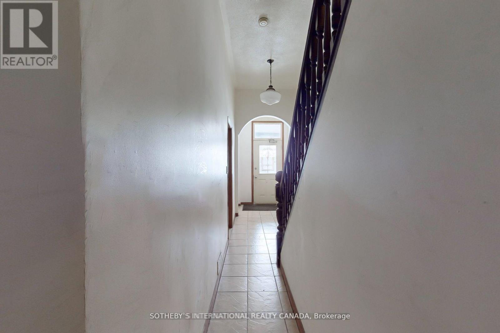 Main - 70 Brock Avenue, Toronto, Ontario  M6K 2L4 - Photo 5 - W12495058