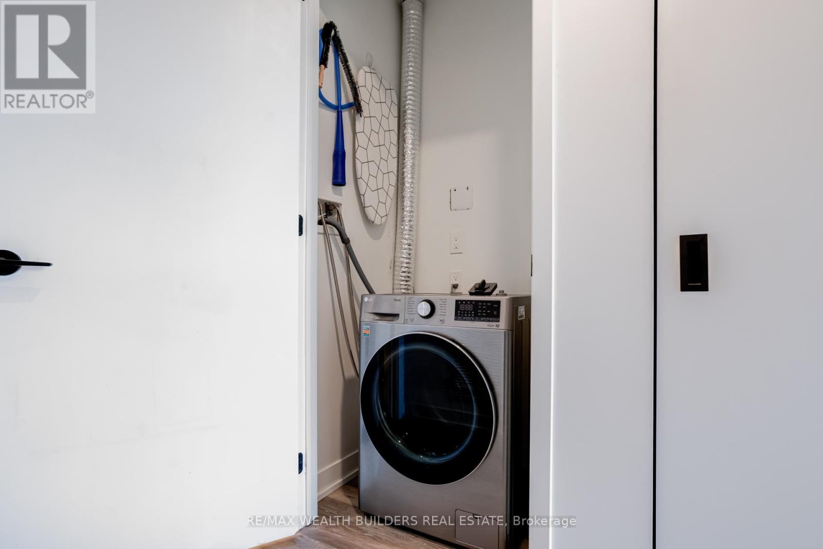 511 - 2118 Bloor Street W, Toronto (Runnymede-Bloor West Village), Ontario  M6S 1M8 - Photo 26 - W12495066