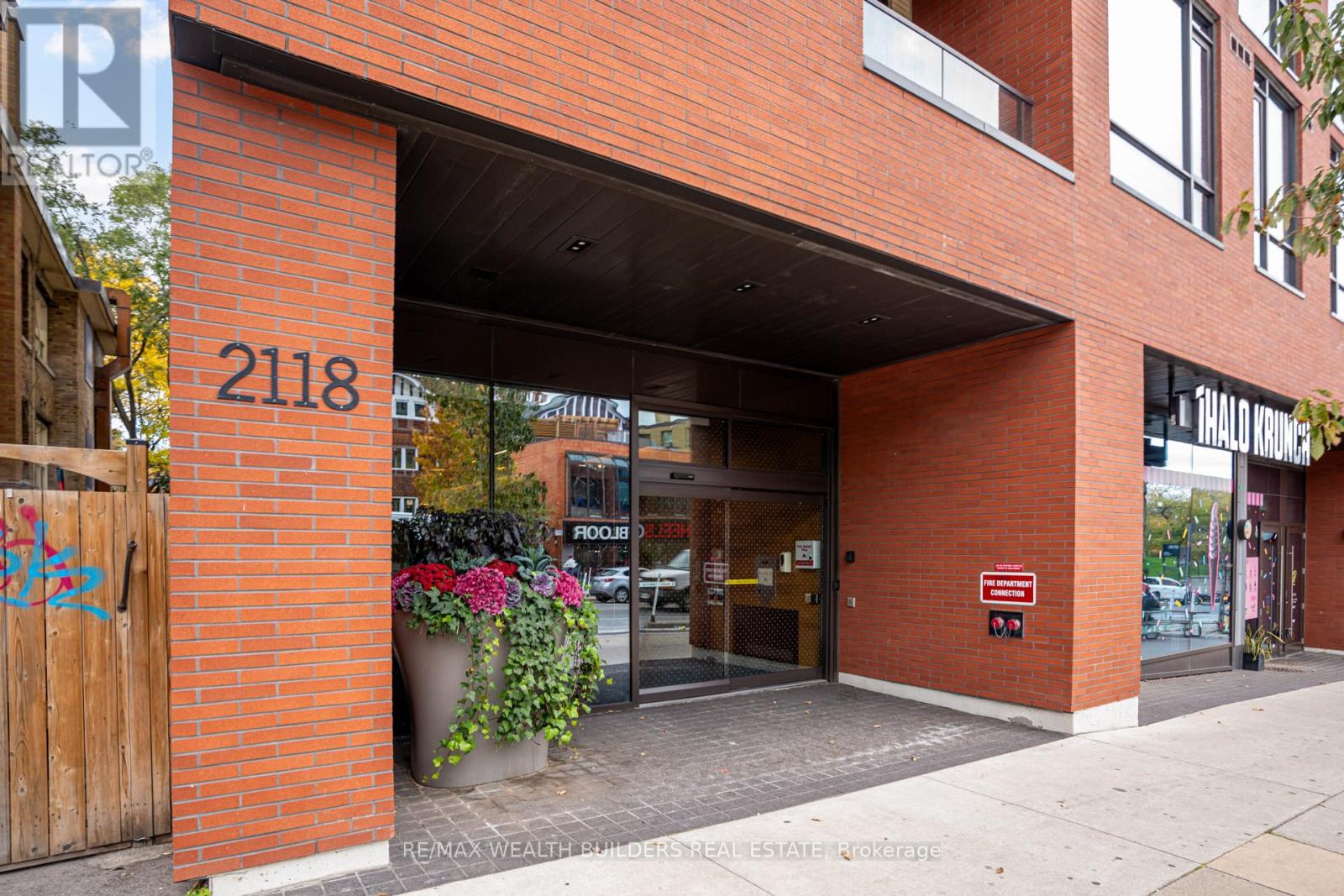 511 - 2118 Bloor Street W, Toronto (Runnymede-Bloor West Village), Ontario  M6S 1M8 - Photo 4 - W12495066