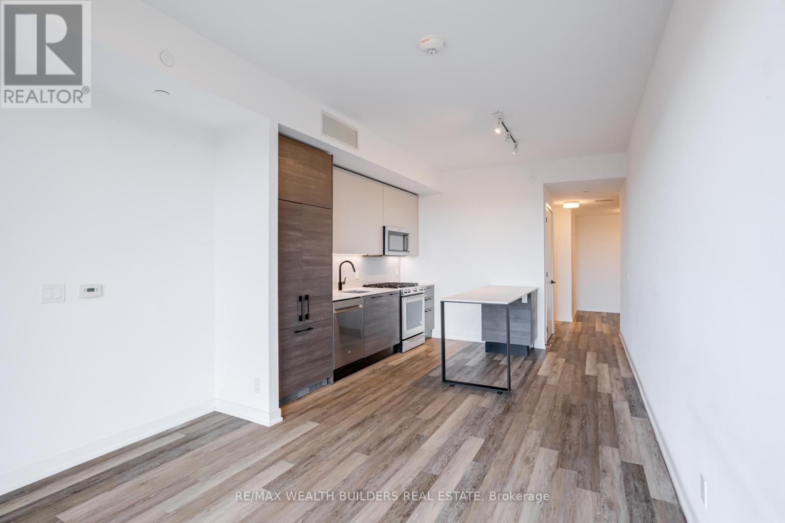 511 - 2118 Bloor Street W, Toronto (Runnymede-Bloor West Village), Ontario  M6S 1M8 - Photo 6 - W12495066
