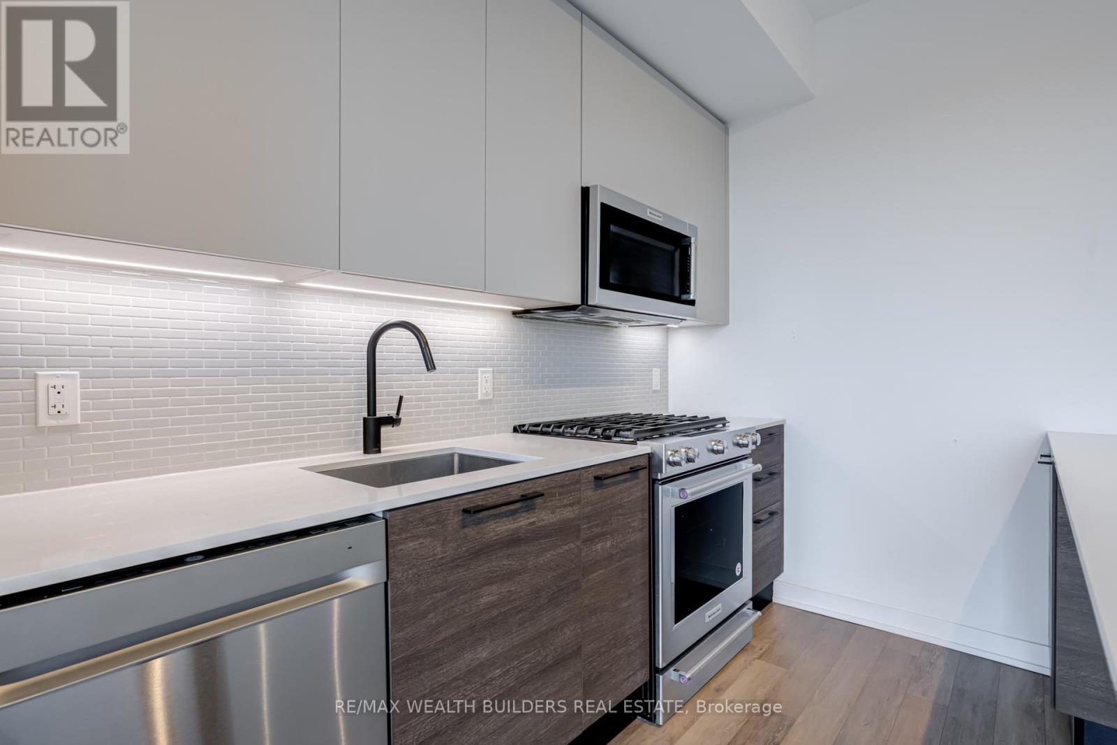 511 - 2118 Bloor Street W, Toronto (Runnymede-Bloor West Village), Ontario  M6S 1M8 - Photo 8 - W12495066