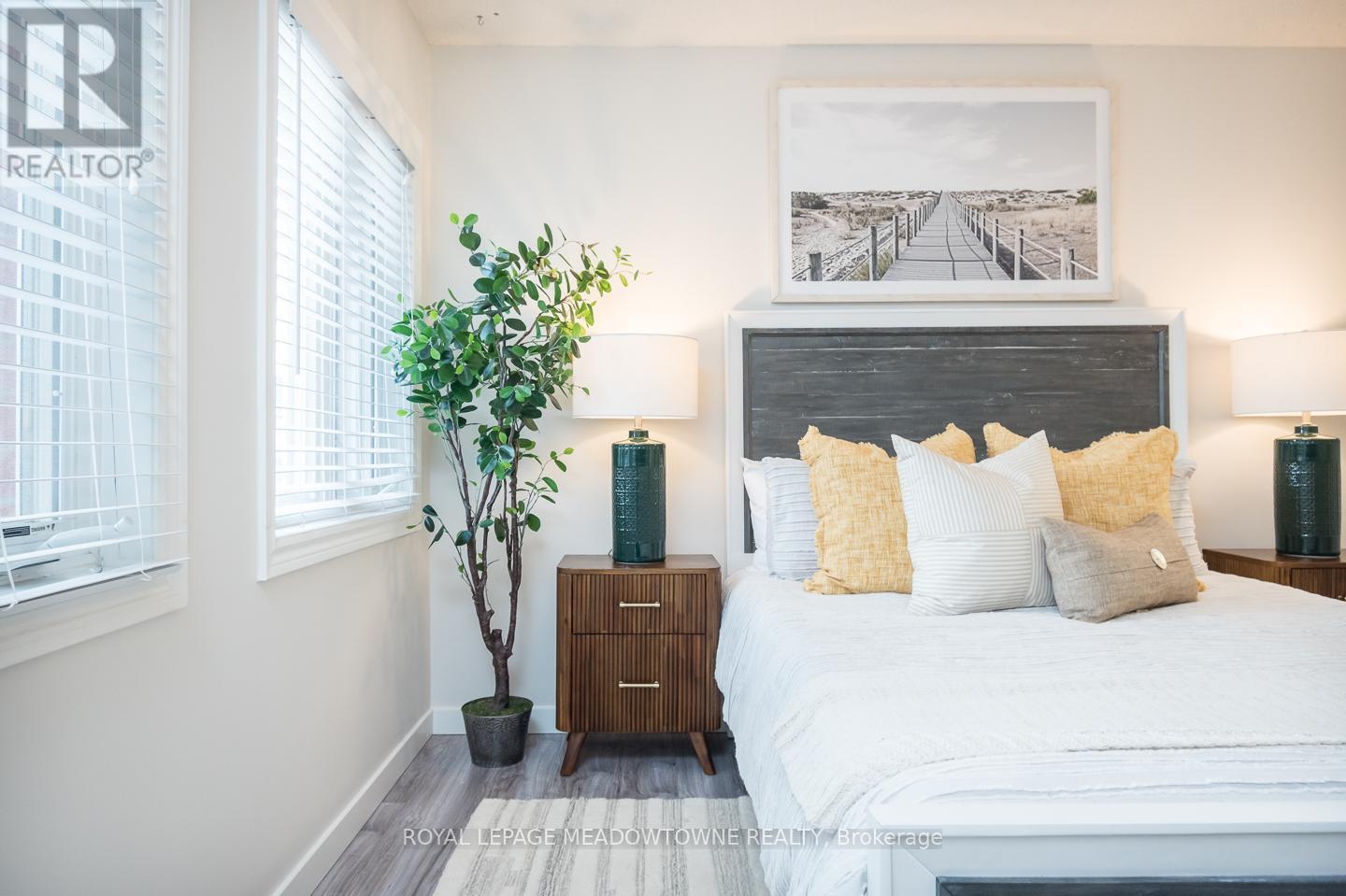 302 - 1701 Lampman Avenue, Burlington, Ontario  L7L 6R7 - Photo 18 - W12495102