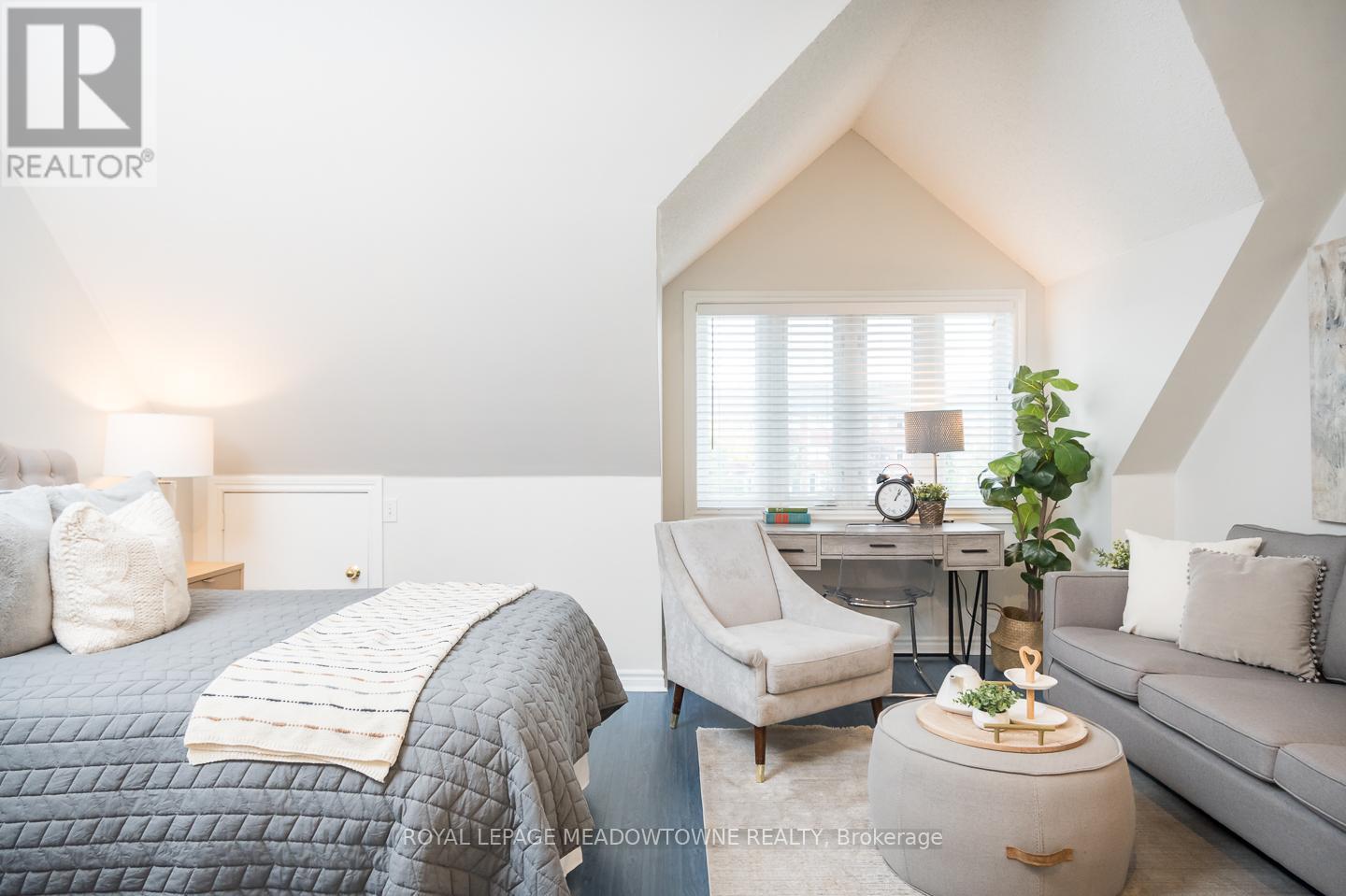 302 - 1701 Lampman Avenue, Burlington, Ontario  L7L 6R7 - Photo 28 - W12495102