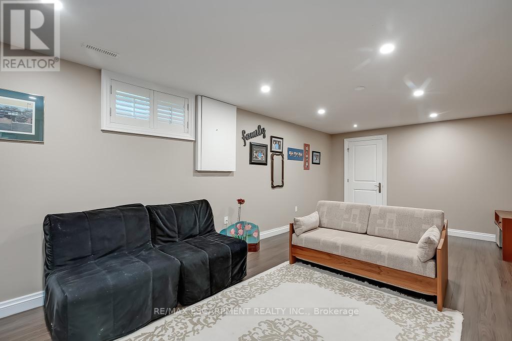 2428 Lakeshore Road, Burlington, Ontario  L7R 1C1 - Photo 36 - W12495118