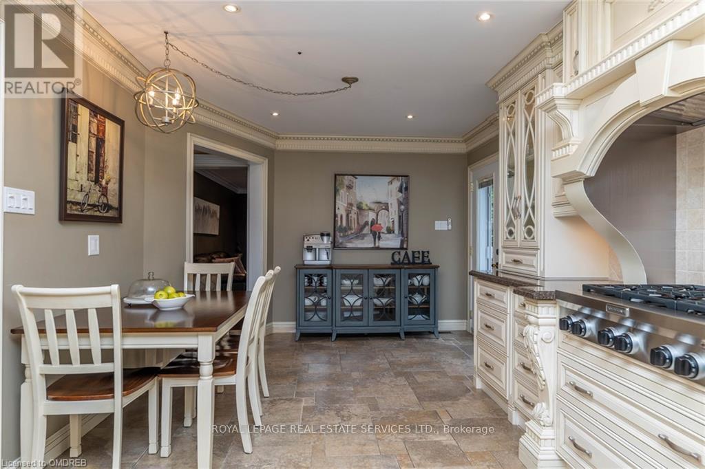 2123 Kawartha Crescent, Mississauga (Sheridan), Ontario  L5H 3P8 - Photo 18 - W12495128