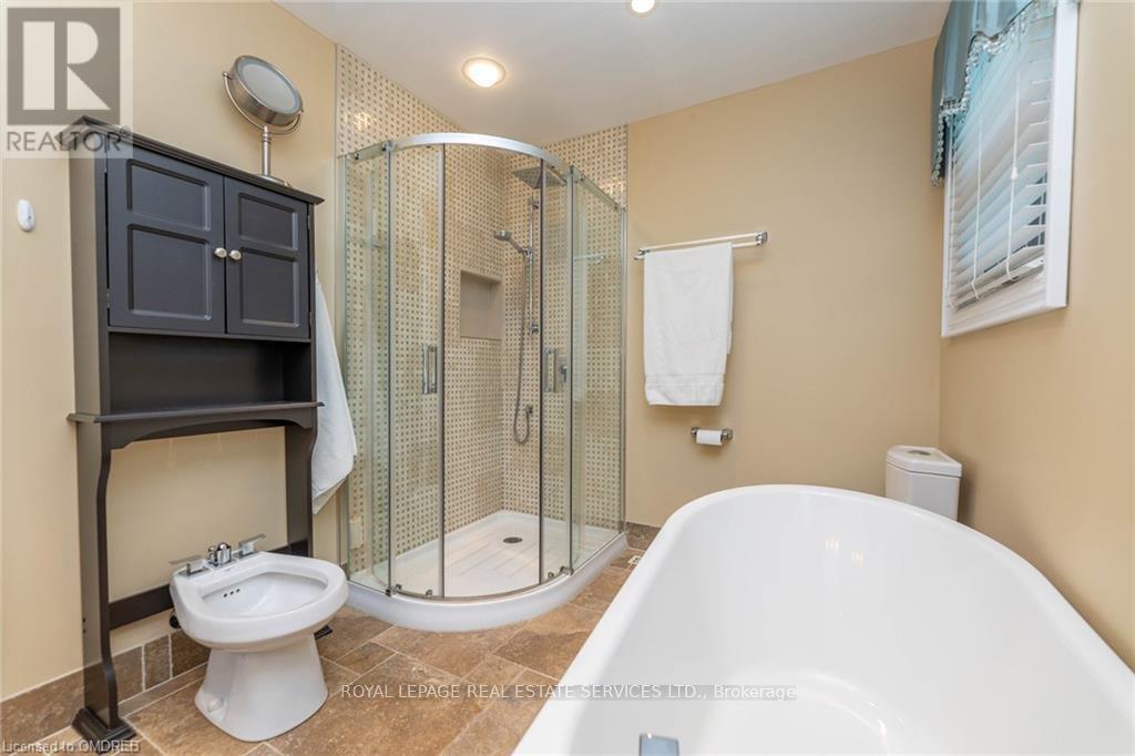 2123 Kawartha Crescent, Mississauga (Sheridan), Ontario  L5H 3P8 - Photo 29 - W12495128