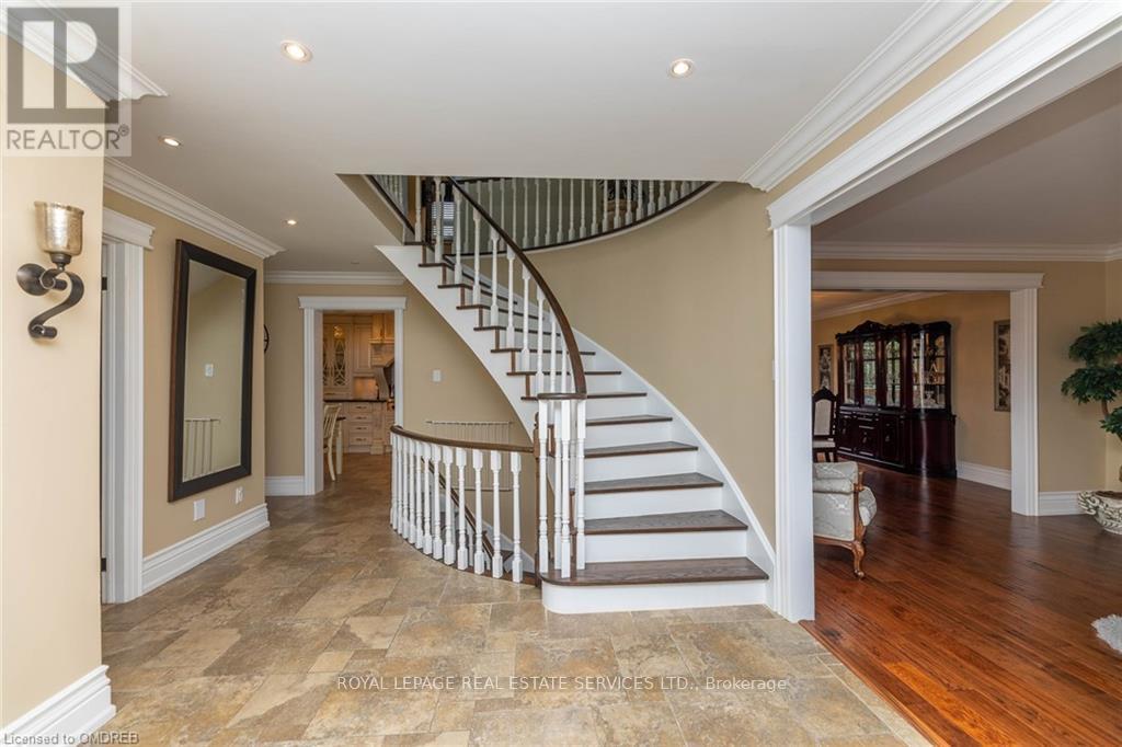 2123 Kawartha Crescent, Mississauga (Sheridan), Ontario  L5H 3P8 - Photo 6 - W12495128