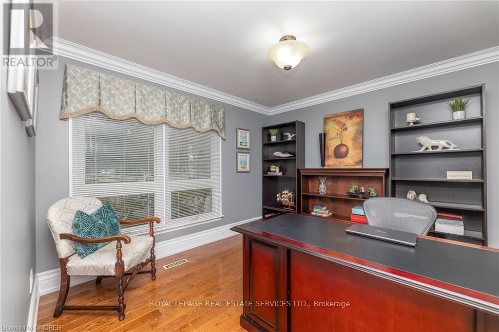 2123 Kawartha Crescent, Mississauga (Sheridan), Ontario  L5H 3P8 - Photo 7 - W12495128