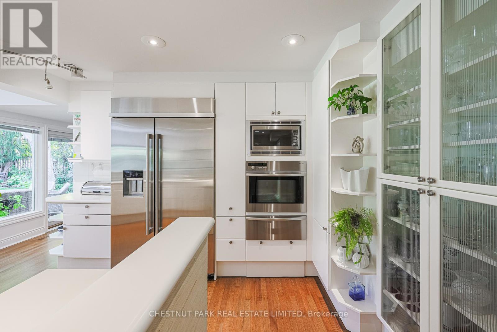 4 Cheltenham Court, Brampton, Ontario  L6W 1J3 - Photo 11 - W12495132