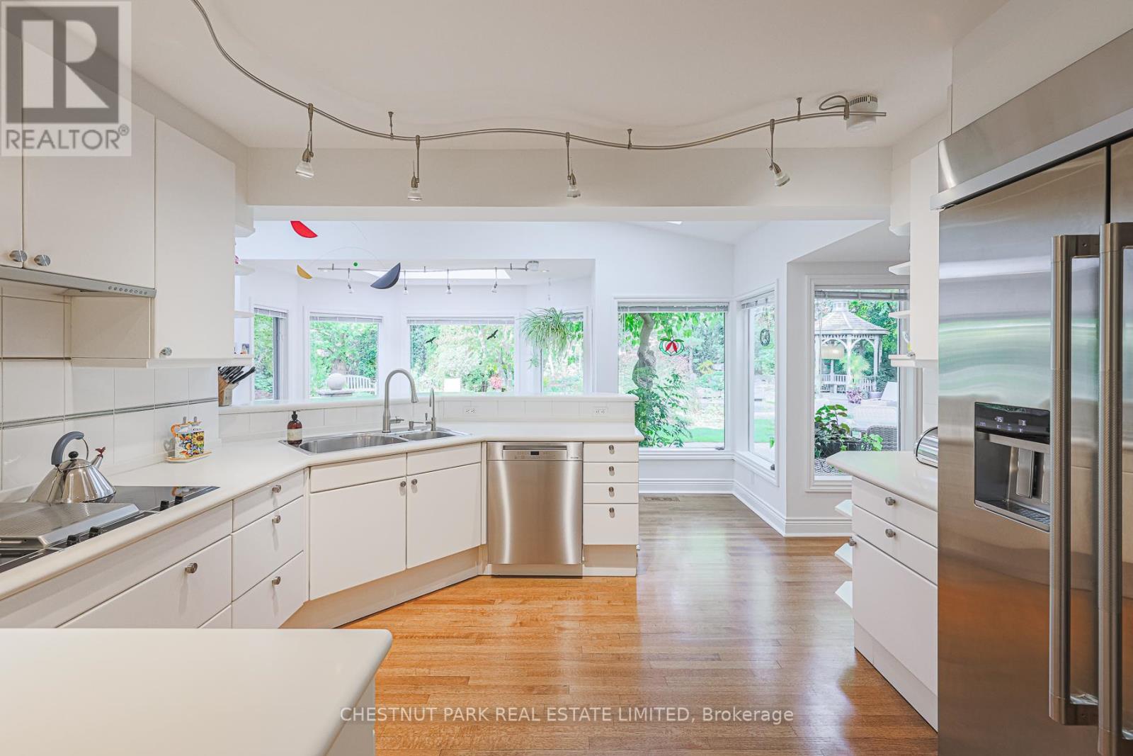 4 Cheltenham Court, Brampton, Ontario  L6W 1J3 - Photo 12 - W12495132