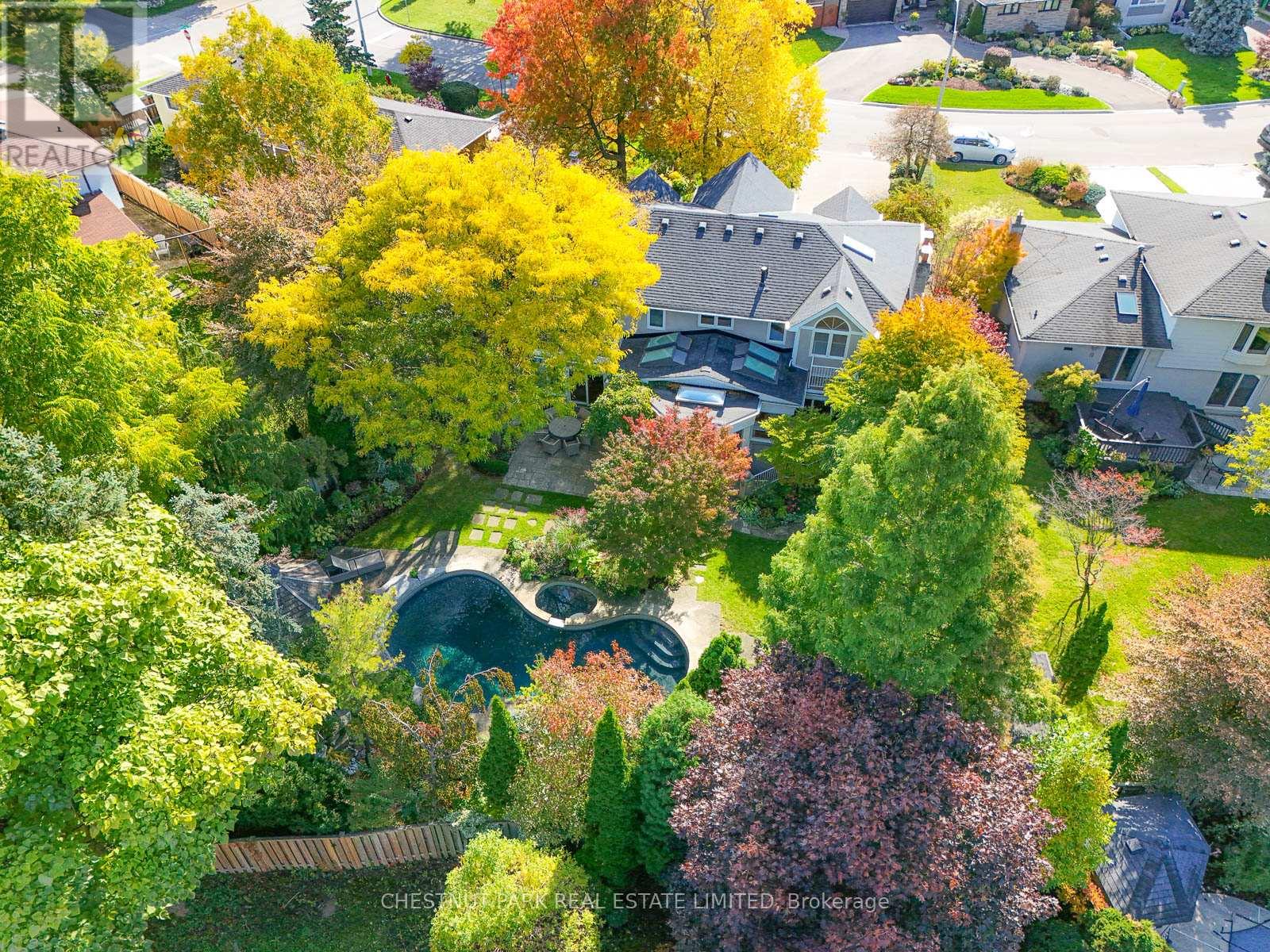 4 Cheltenham Court, Brampton, Ontario  L6W 1J3 - Photo 34 - W12495132