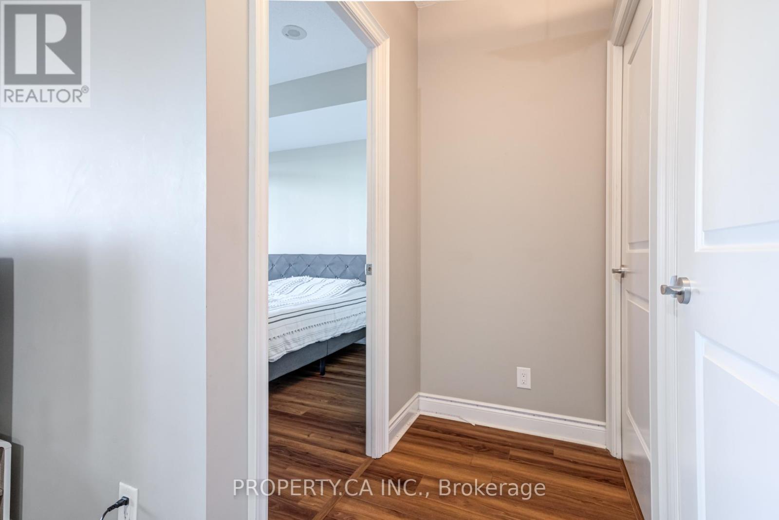 406 - 16 Brookers Lane, Toronto, Ontario  M8V 0A5 - Photo 14 - W12495170