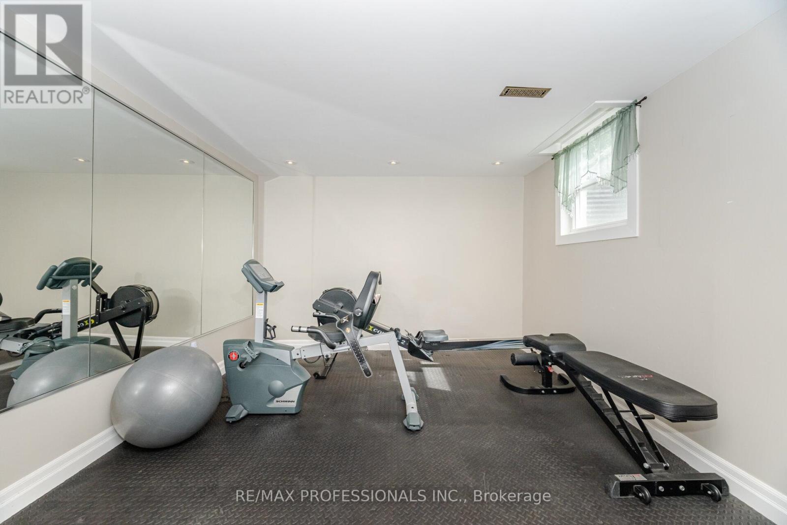 52 Lorraine Crescent, Brampton, Ontario  L6S 2R7 - Photo 30 - W12495186