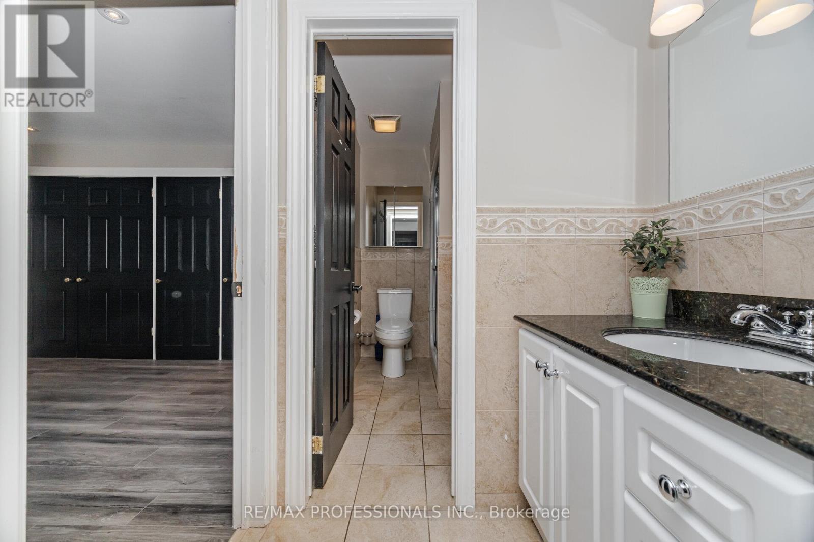 52 Lorraine Crescent, Brampton, Ontario  L6S 2R7 - Photo 33 - W12495186