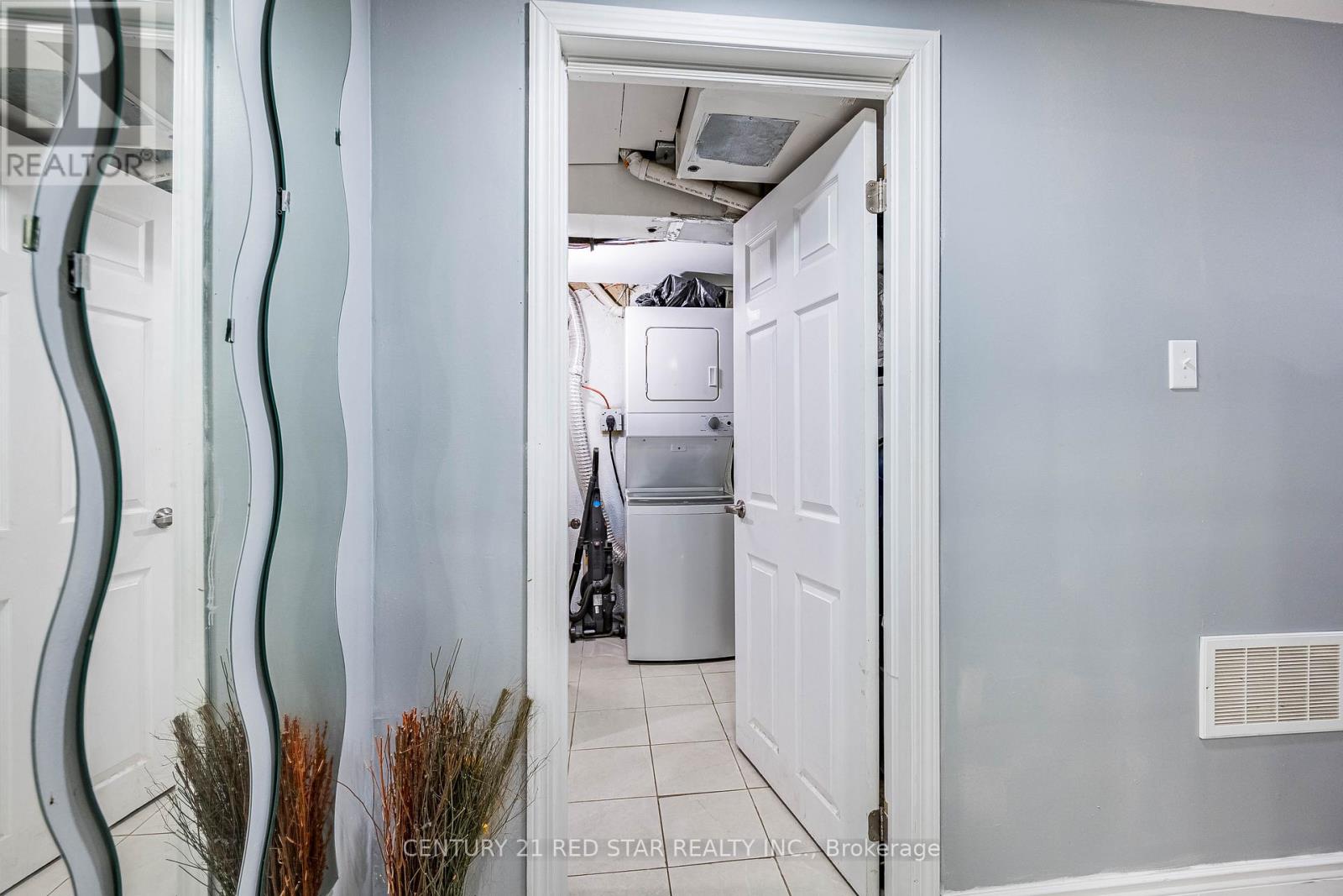 3 Flamingo Crescent, Brampton, Ontario  L6T 2G4 - Photo 39 - W12495212