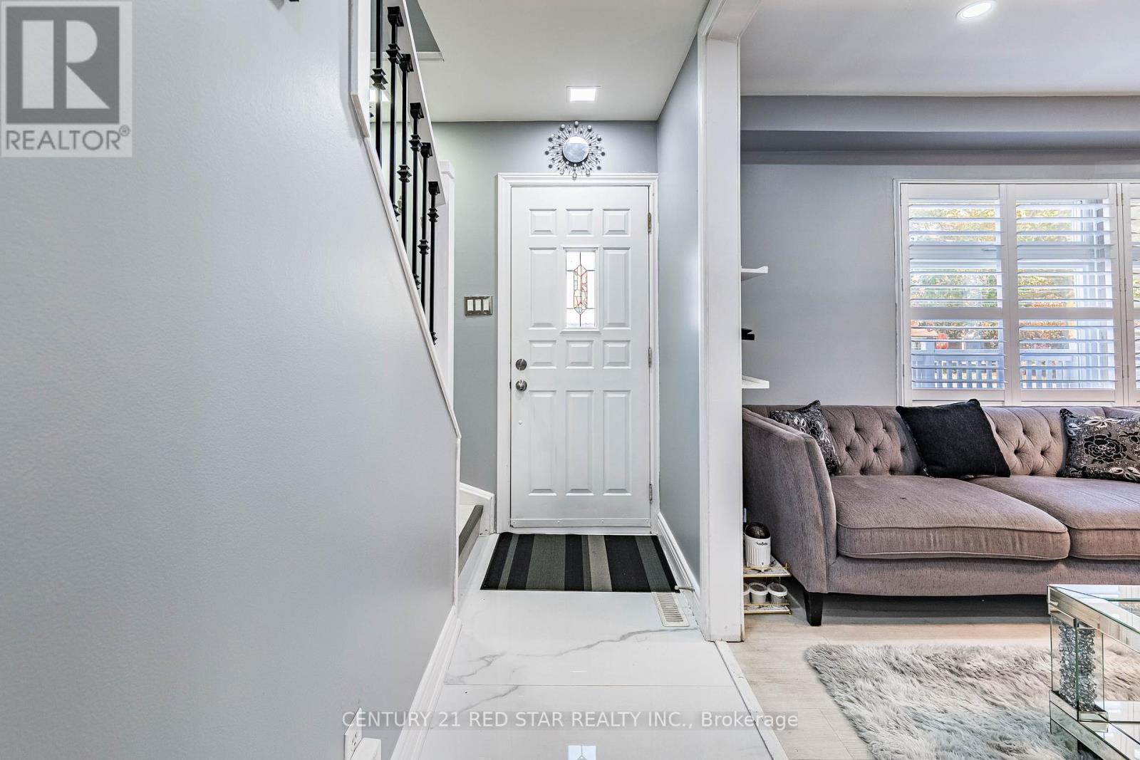 3 Flamingo Crescent, Brampton, Ontario  L6T 2G4 - Photo 6 - W12495212