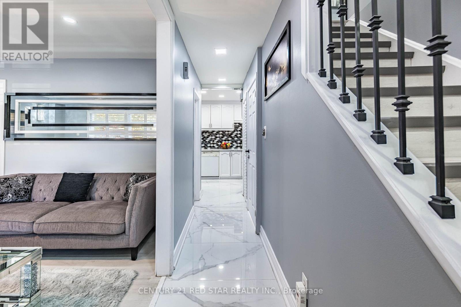 3 Flamingo Crescent, Brampton, Ontario  L6T 2G4 - Photo 7 - W12495212