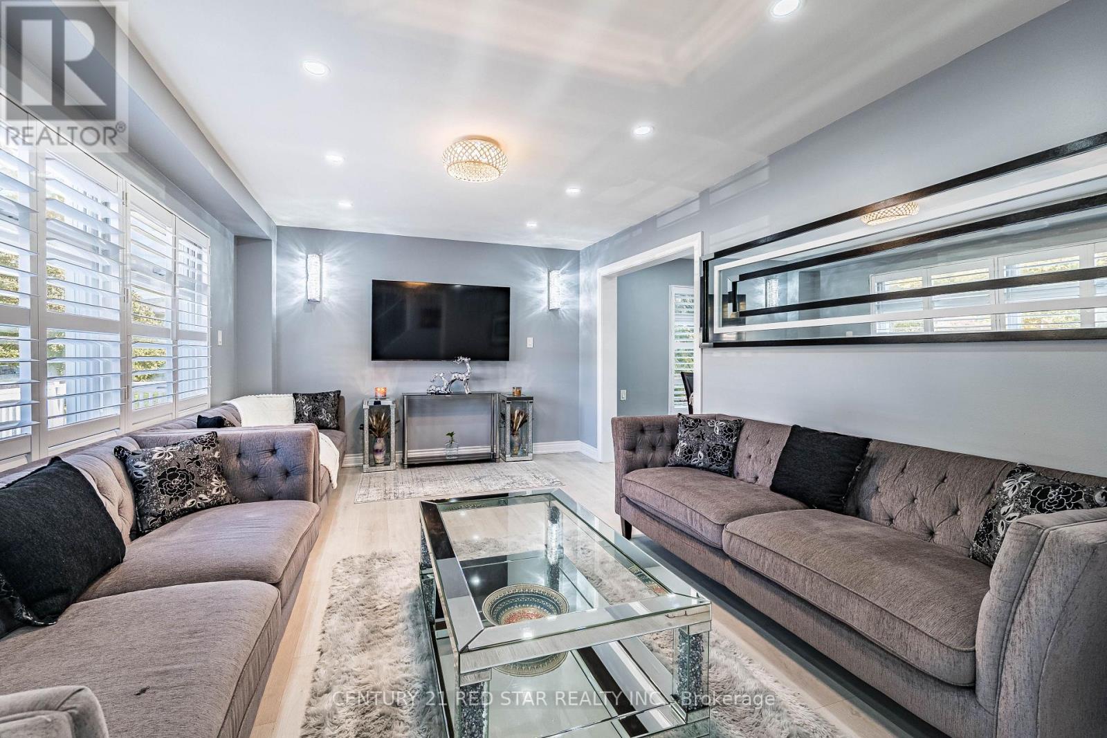 3 Flamingo Crescent, Brampton, Ontario  L6T 2G4 - Photo 8 - W12495212