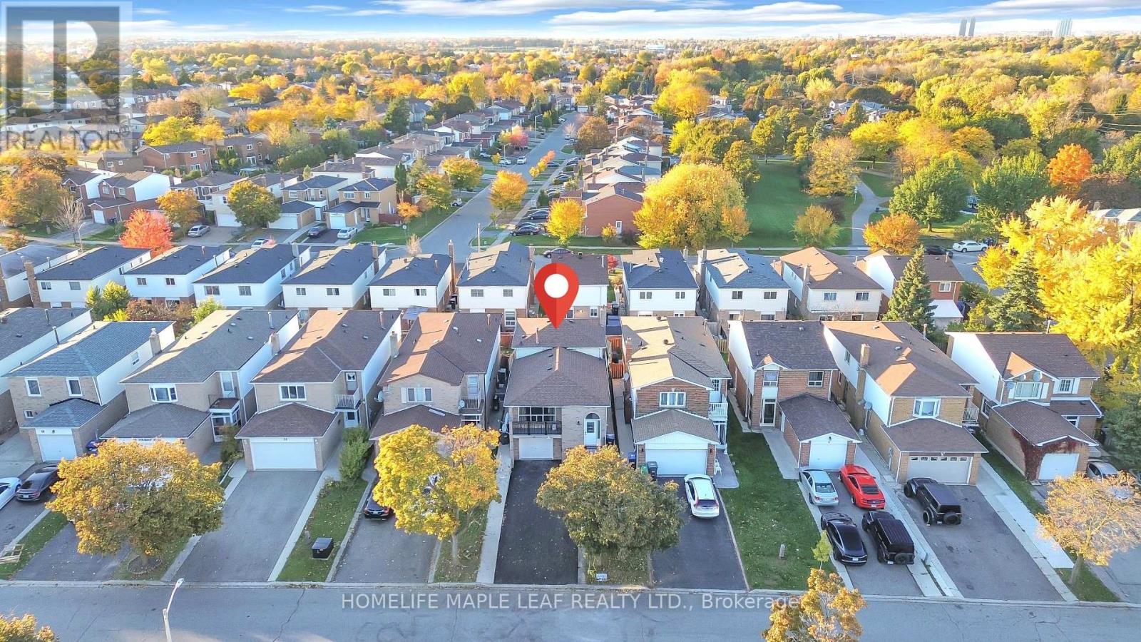 10 Pickard Lane, Brampton, Ontario  L6Y 2M5 - Photo 2 - W12495226