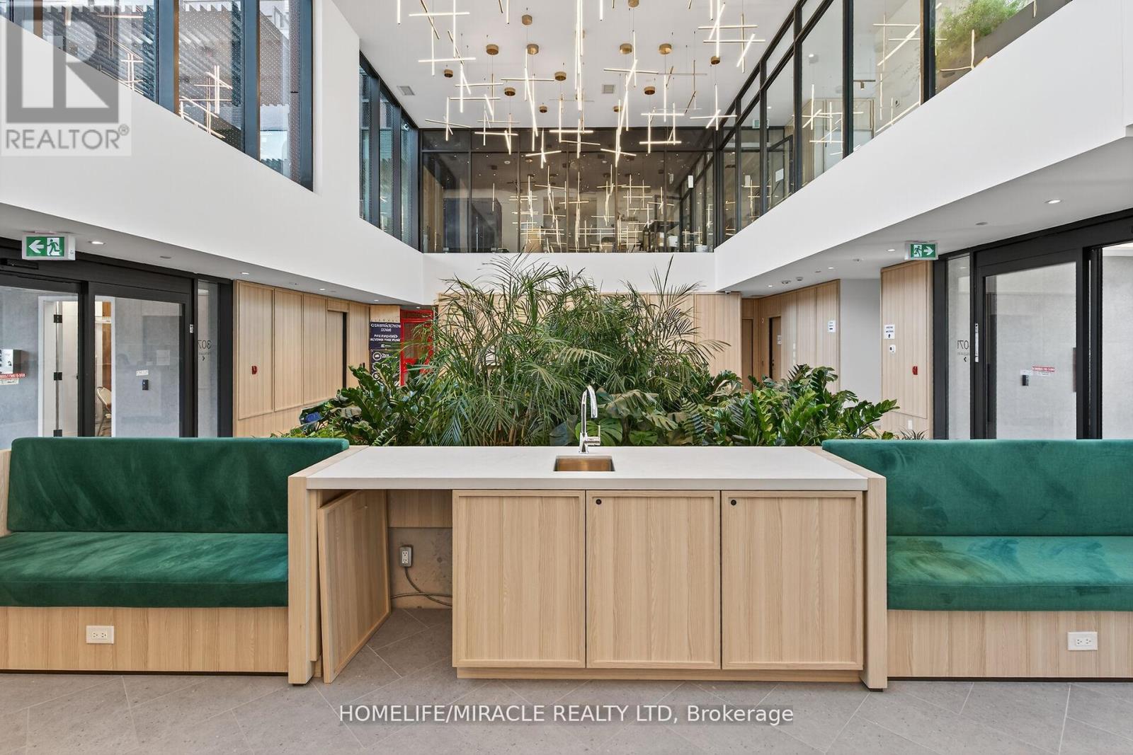 3079 Trafalgar Road, Oakville, Ontario  L6H 8C5 - Photo 14 - W12495232