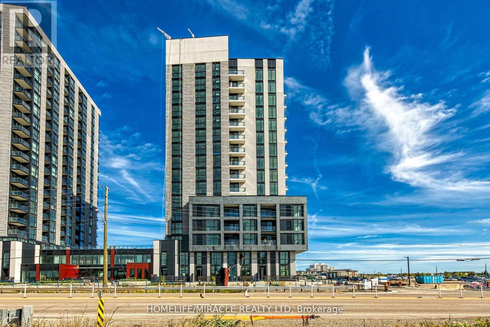 3079 Trafalgar Road, Oakville, Ontario  L6H 8C5 - Photo 2 - W12495232