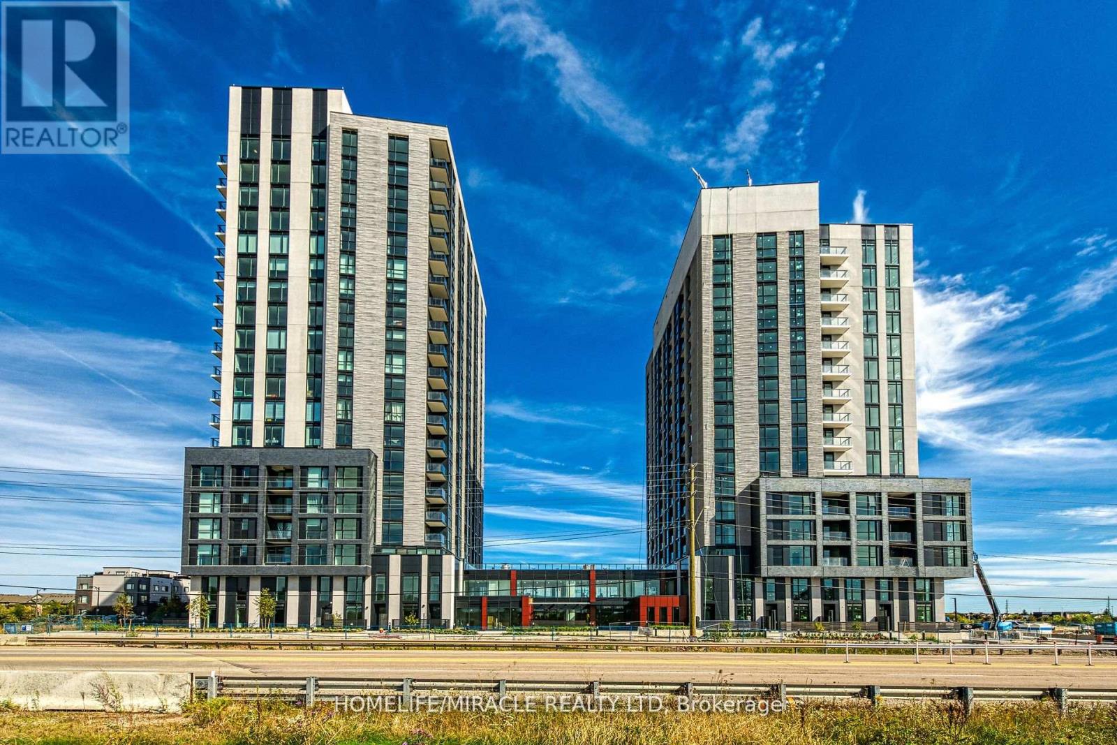 3079 Trafalgar Road, Oakville, Ontario  L6H 8C5 - Photo 3 - W12495232