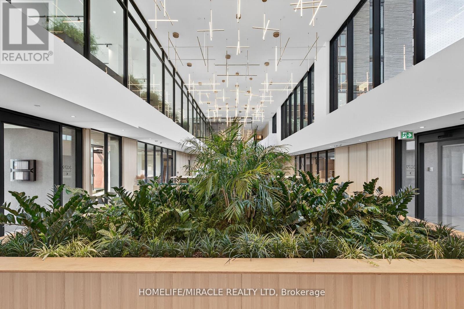 3079 Trafalgar Road, Oakville, Ontario  L6H 8C5 - Photo 9 - W12495232