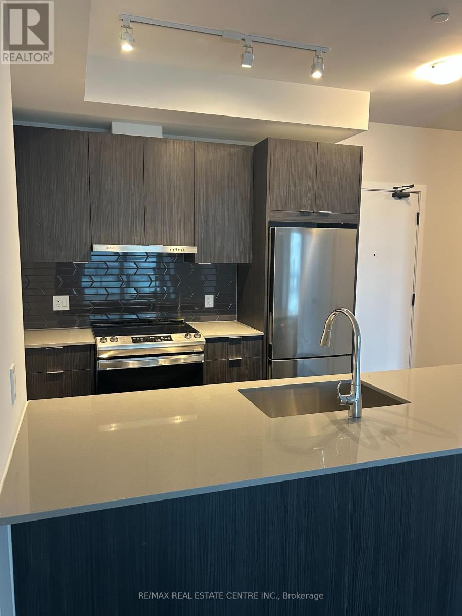 912 - 430 Square One Drive, Mississauga, Ontario  L5B 0L6 - Photo 3 - W12495236