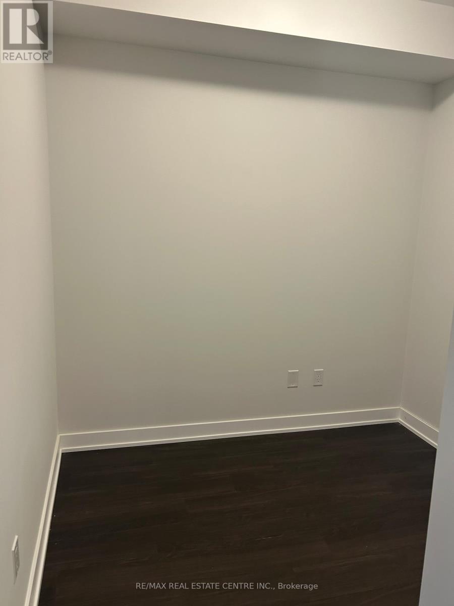 912 - 430 Square One Drive, Mississauga, Ontario  L5B 0L6 - Photo 7 - W12495236