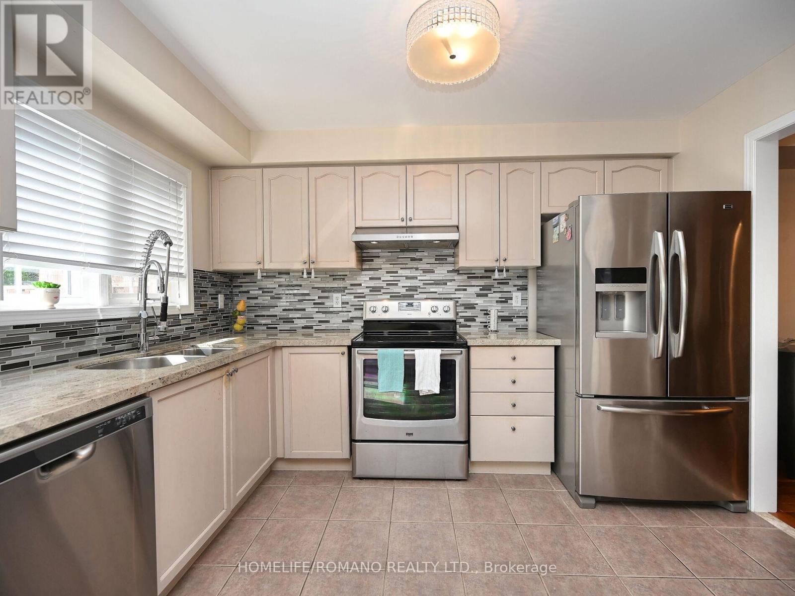 132 - 3030 Breakwater Court, Mississauga (Cooksville), Ontario  L5B 4N5 - Photo 24 - W12495238