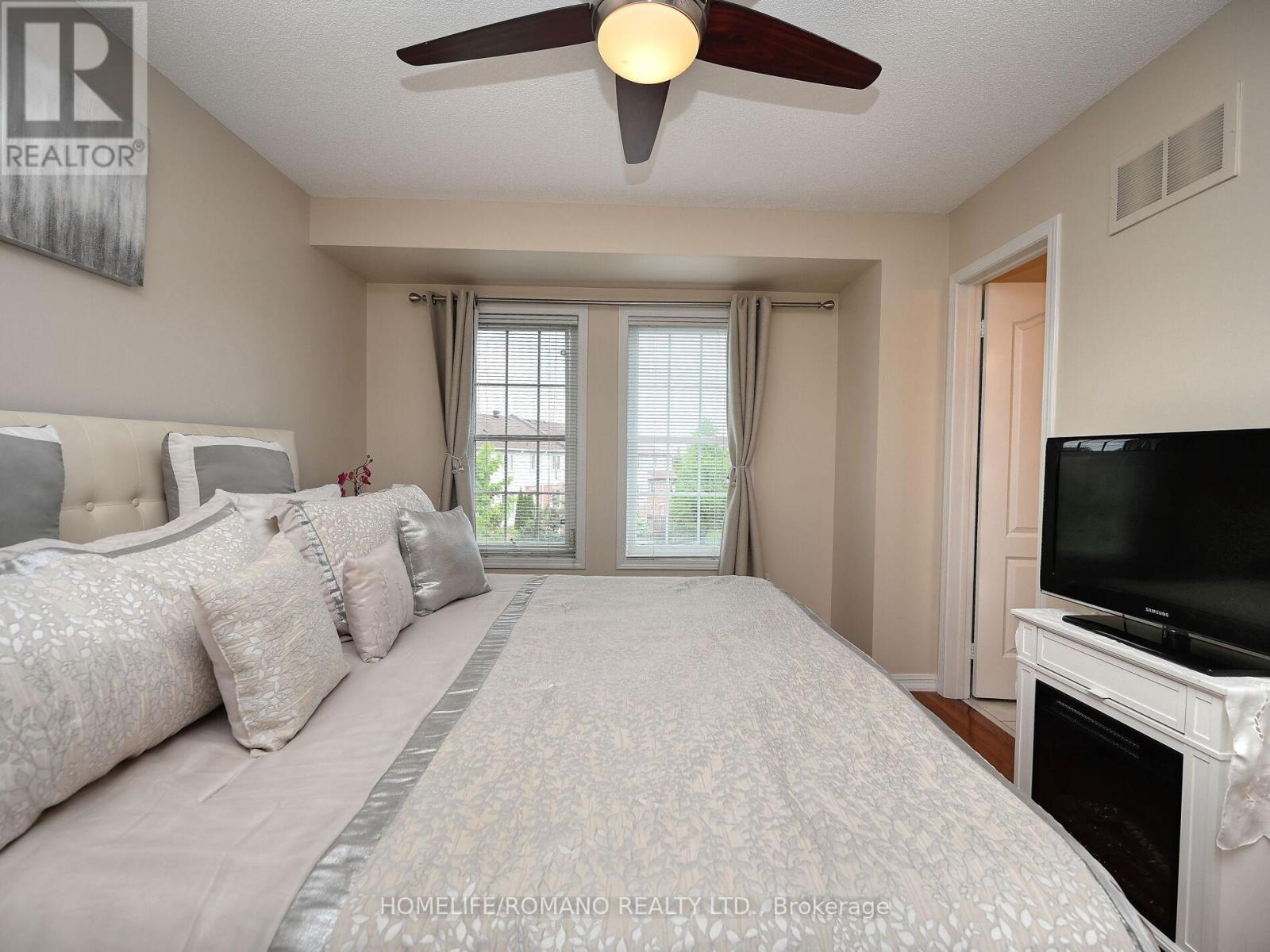 132 - 3030 Breakwater Court, Mississauga (Cooksville), Ontario  L5B 4N5 - Photo 33 - W12495238