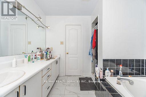 120 Leeward Drive, Brampton, Ontario  L6S 5V9 - Photo 27 - W12495240