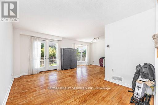 120 Leeward Drive, Brampton, Ontario  L6S 5V9 - Photo 7 - W12495240