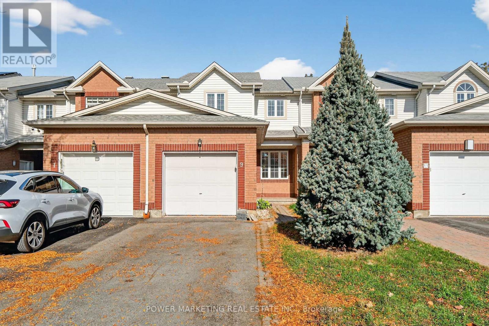 9 Carwood Circle E, Ottawa, Ontario  K1K 4V4 - Photo 2 - X12458448