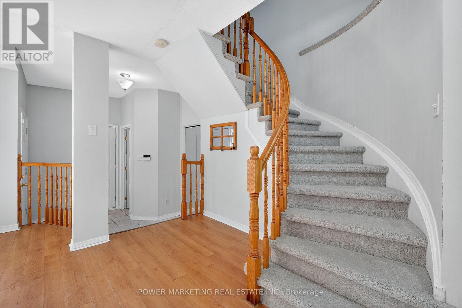 9 Carwood Circle E, Ottawa, Ontario  K1K 4V4 - Photo 20 - X12458448