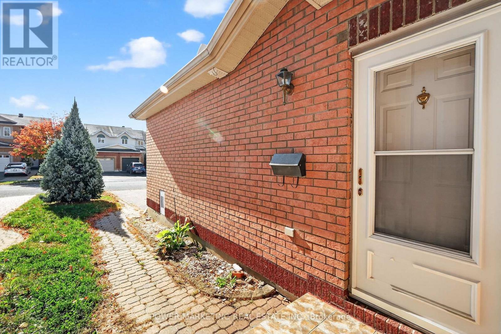 9 Carwood Circle E, Ottawa, Ontario  K1K 4V4 - Photo 36 - X12458448