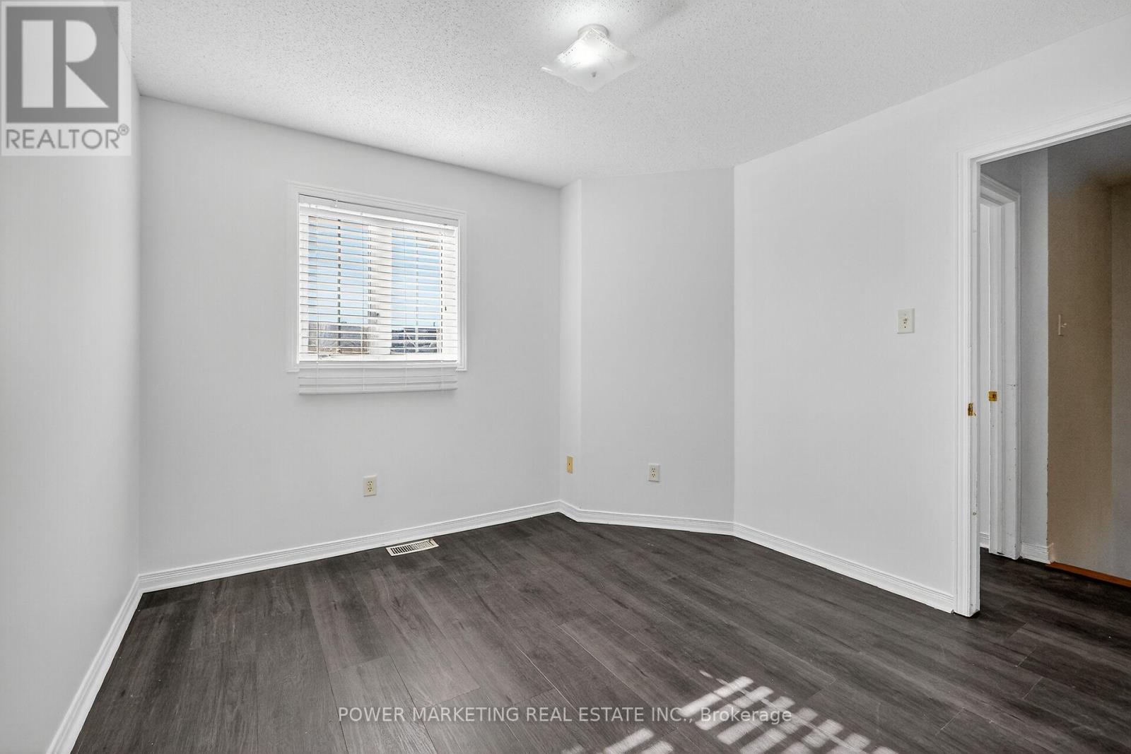 9 Carwood Circle E, Ottawa, Ontario  K1K 4V4 - Photo 25 - X12458448