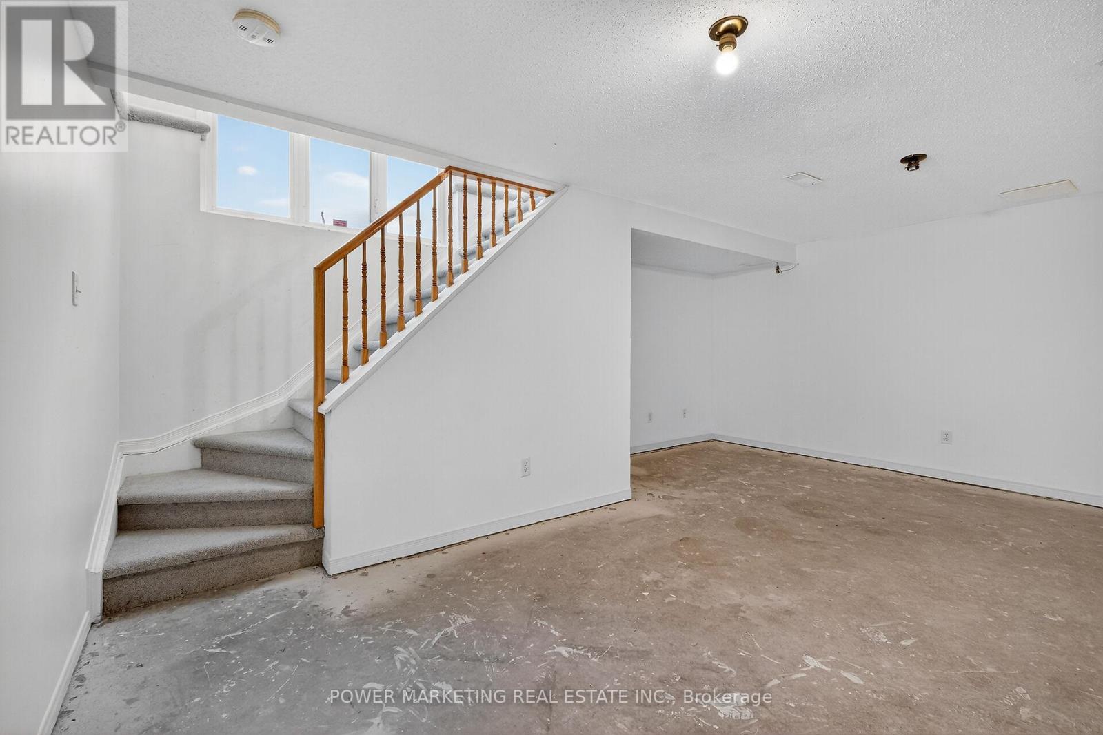 9 Carwood Circle E, Ottawa, Ontario  K1K 4V4 - Photo 33 - X12458448