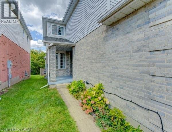 320 Bankside Drive, Kitchener, Ontario  N2N 3K2 - Photo 4 - 40765406