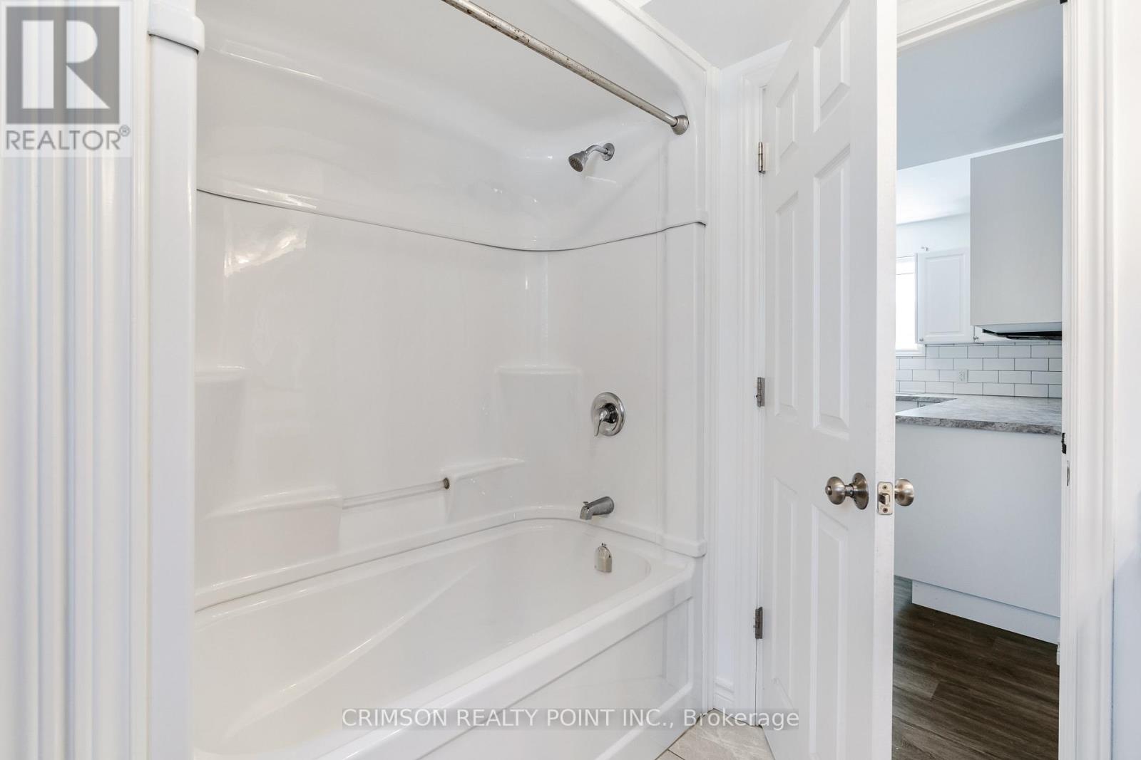 11 Edith Street, St. Catharines, Ontario  L2S 2P6 - Photo 10 - X12494964