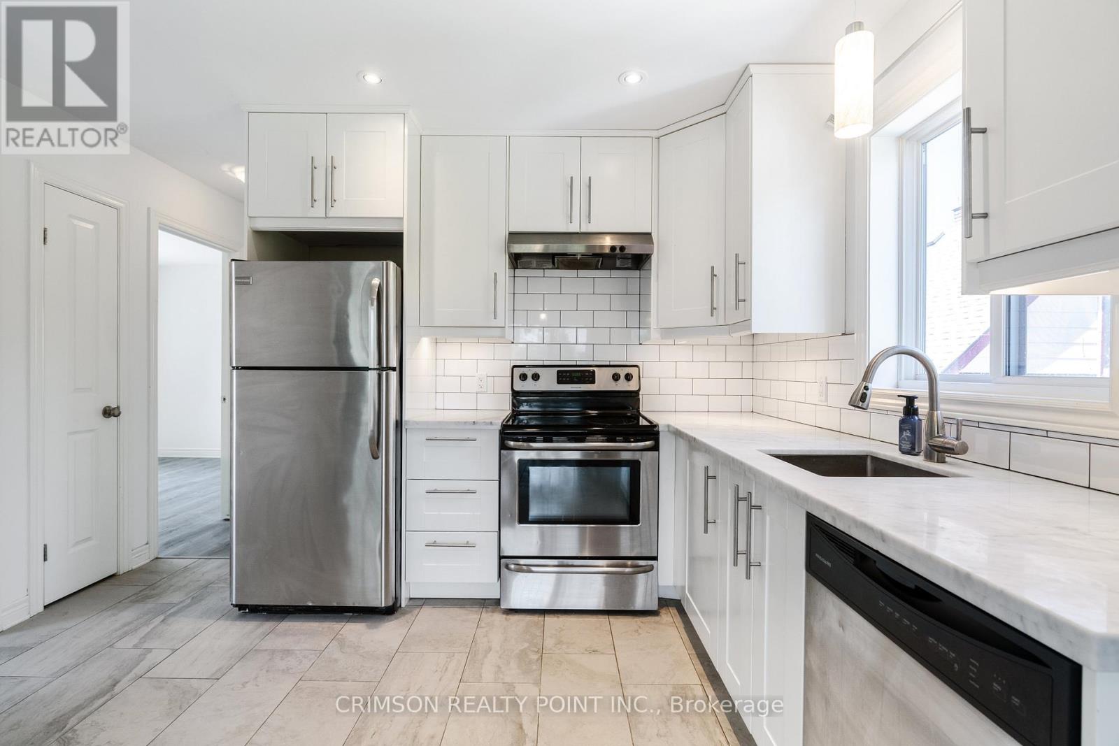 11 Edith Street, St. Catharines, Ontario  L2S 2P6 - Photo 4 - X12494964