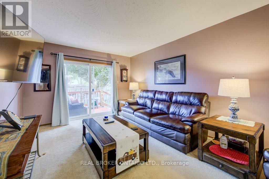 87 Southwood Drive, Cambridge, Ontario  N1S 3S3 - Photo 15 - X12495086