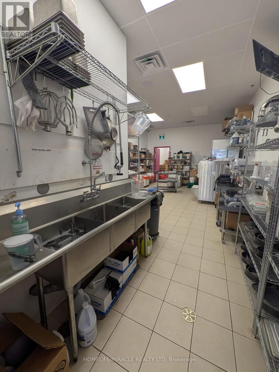 410 St. Clair Street, Chatham-Kent, Ontario  N7L 3K4 - Photo 7 - X12495090