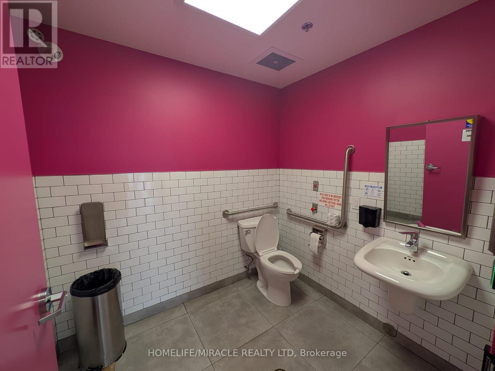 410 St. Clair Street, Chatham-Kent, Ontario  N7L 3K4 - Photo 8 - X12495090