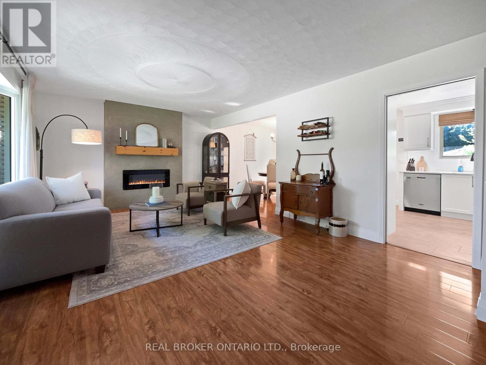 9 Normandy Circle, Norfolk, Ontario  N3Y 4J6 - Photo 2 - X12495096