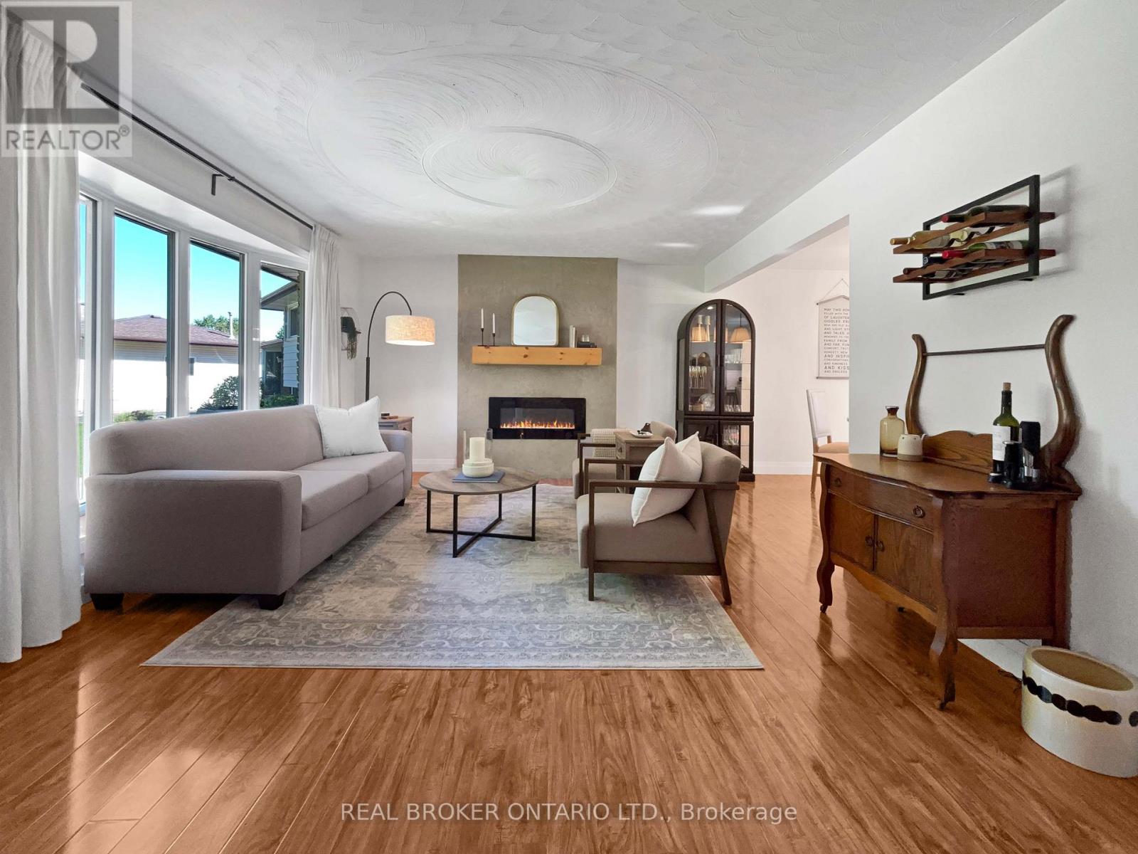 9 Normandy Circle, Norfolk, Ontario  N3Y 4J6 - Photo 4 - X12495096